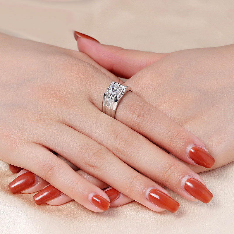 MOISSANITE GLOW